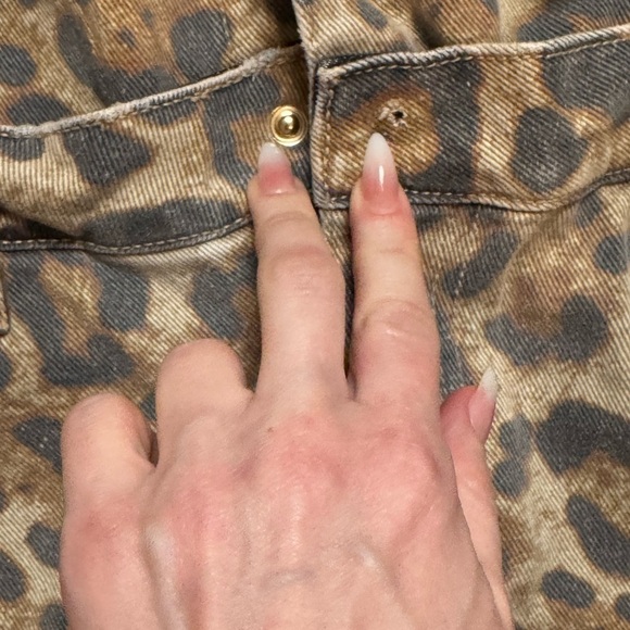 SER.O.YA Leopard Print Linda Snap Dress Size Medium (FLAWED) - Picture 8 of 8